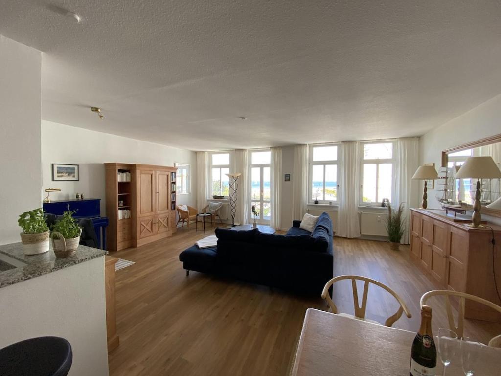 Villa Seeblick Warnemuende - Fewo Mit Meerblick Und Balkon Direkt Am Strand Fuer 2-4 Pers Росток Экстерьер фото